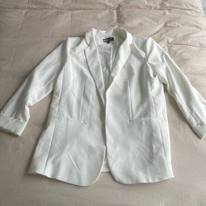 Beautiful White 3/4 Length Sleeve Blazer